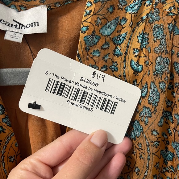 Beautiful brand new Heartloom Blouse - Picture 3 of 3